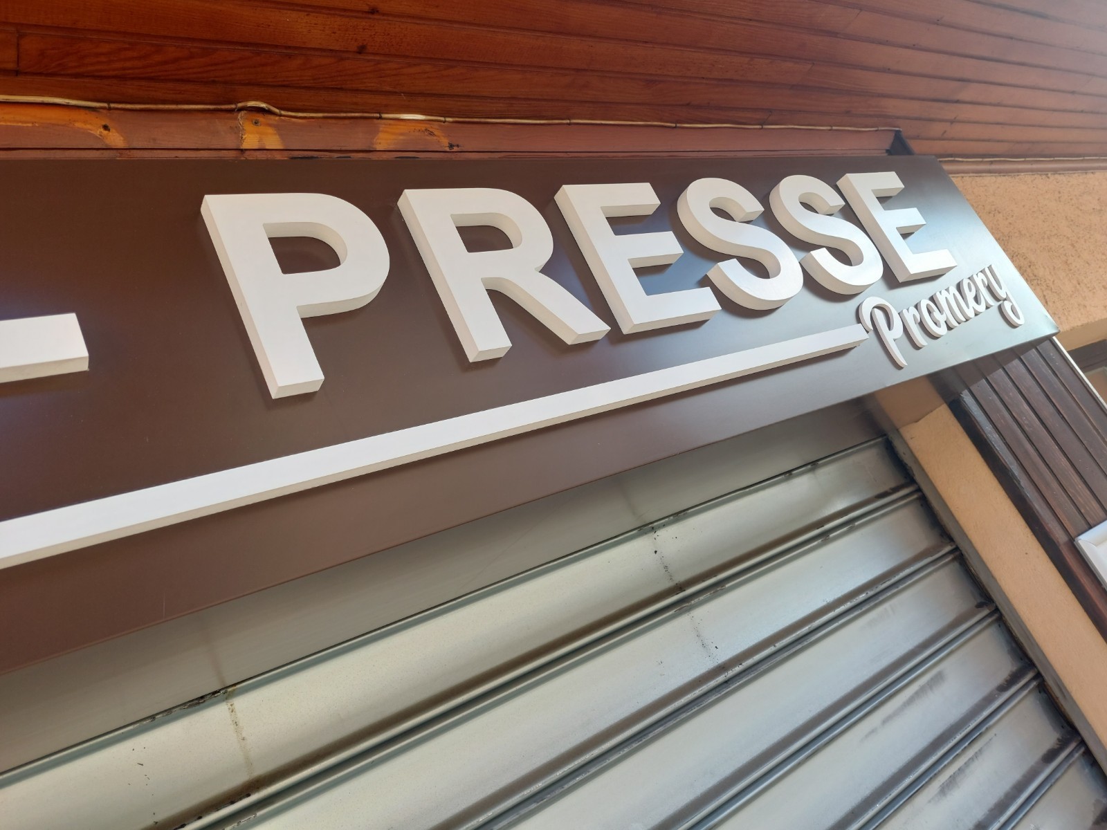 Tabac presse proméry